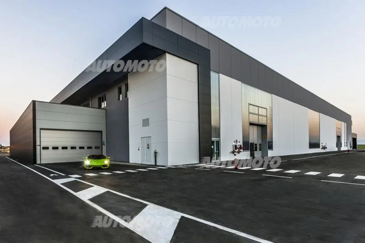 Lamborghini: inaugurato il nuovo centro logistico da 10.000 metri quadri (20)