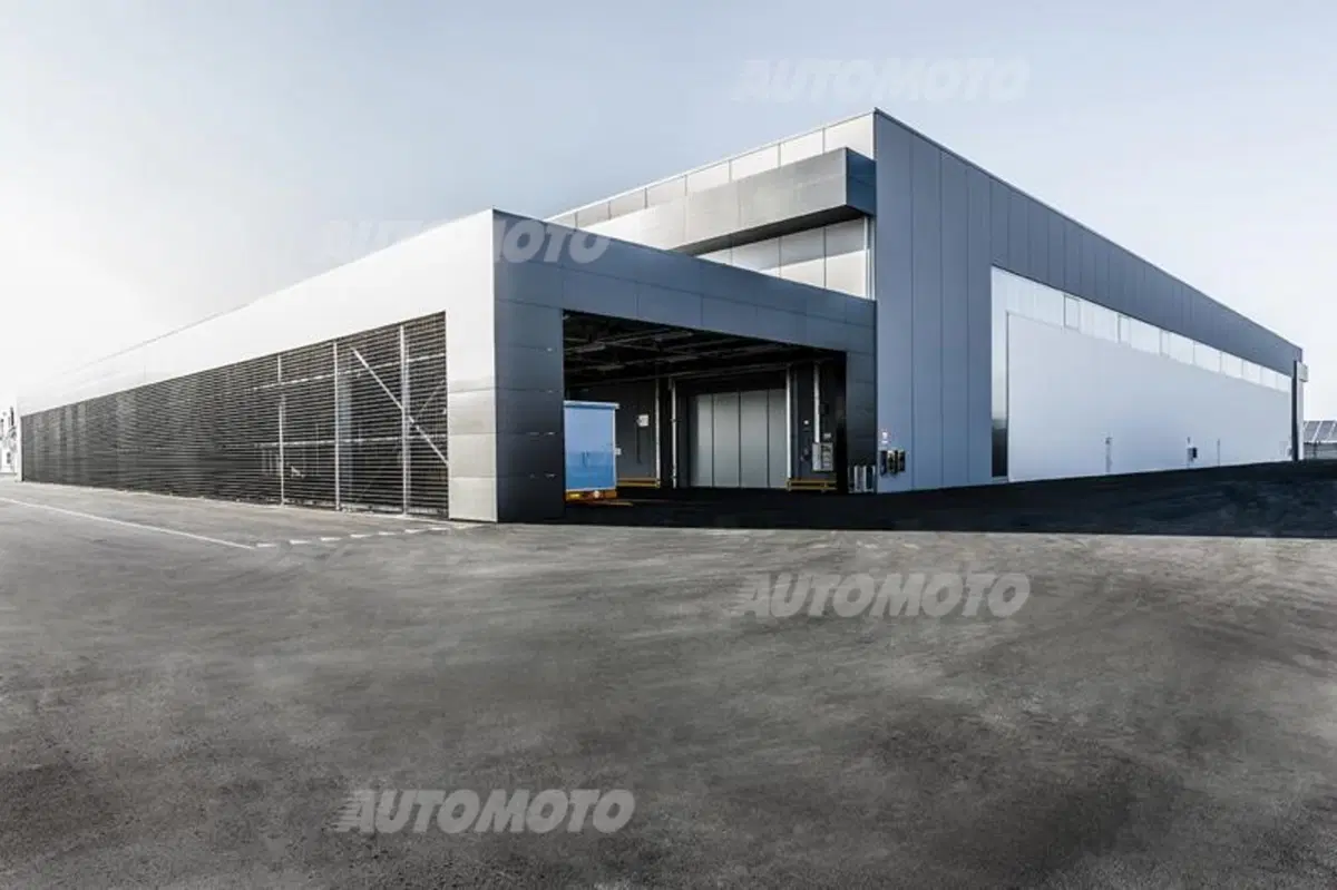 Lamborghini: inaugurato il nuovo centro logistico da 10.000 metri quadri (21)