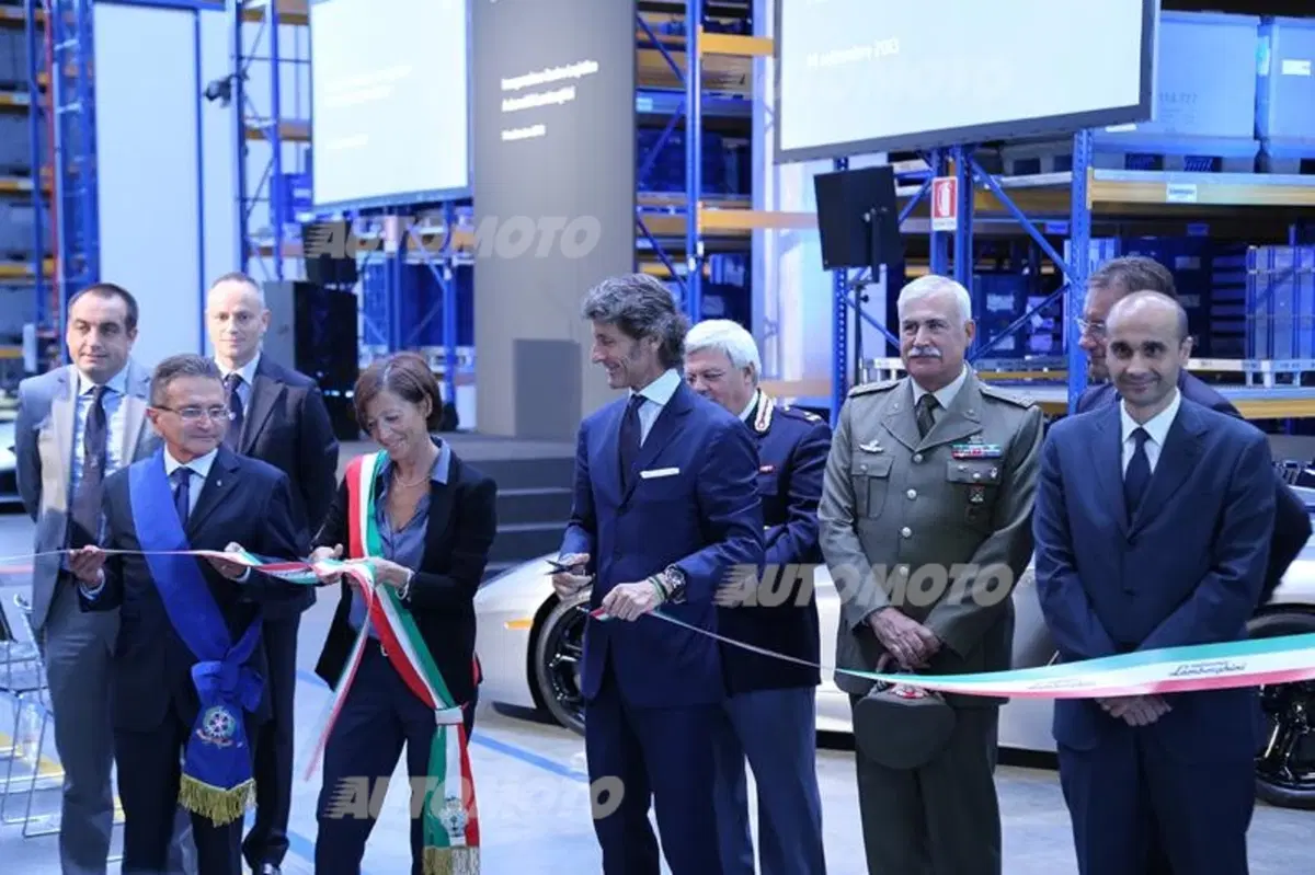 Lamborghini: inaugurato il nuovo centro logistico da 10.000 metri quadri (31)