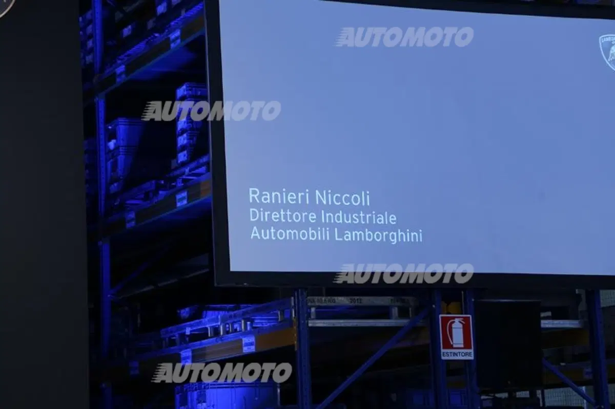 Lamborghini: inaugurato il nuovo centro logistico da 10.000 metri quadri (32)