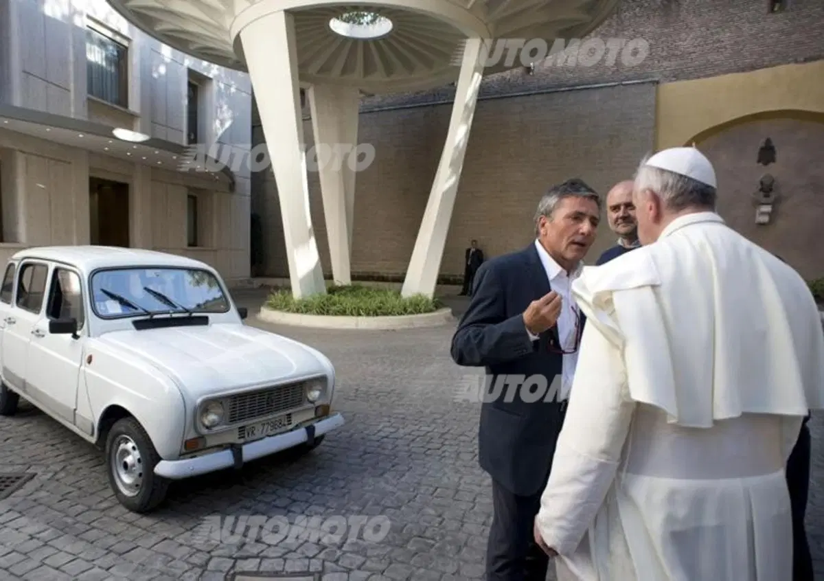 Renault 4: ecco la papamobile di Papa Francesco