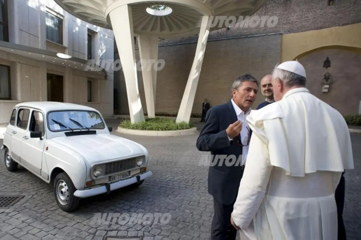 Renault 4: ecco la papamobile di Papa Francesco