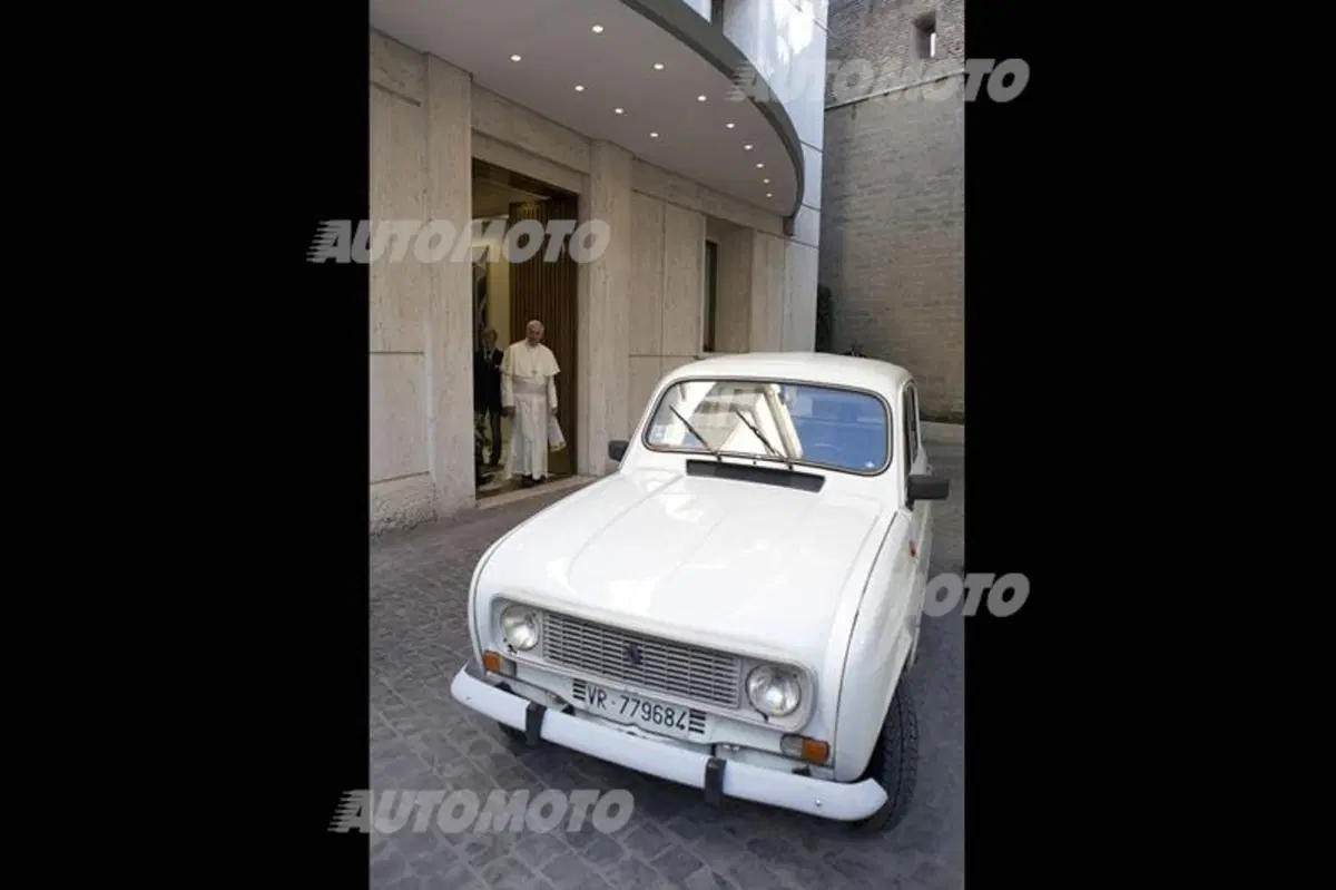 Renault 4: ecco la papamobile di Papa Francesco (3)