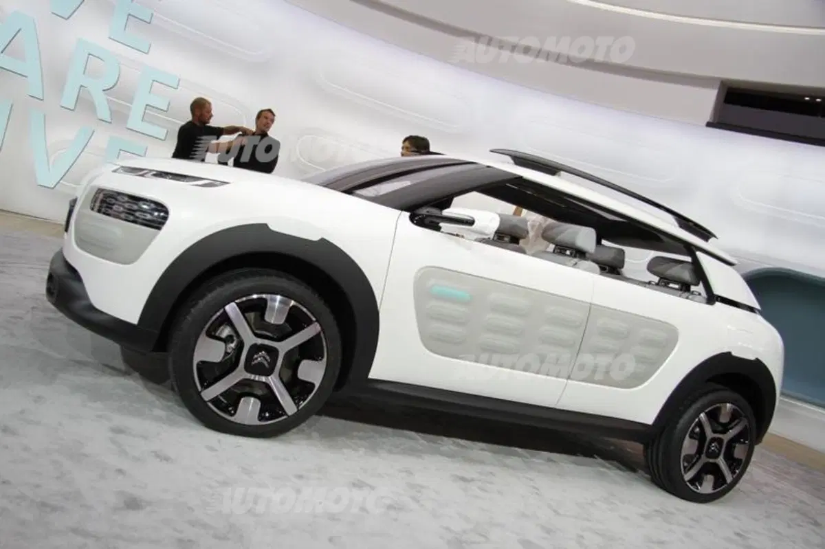 Salone di Francoforte 2013: le concept che anticipano l'auto del futuro (31)