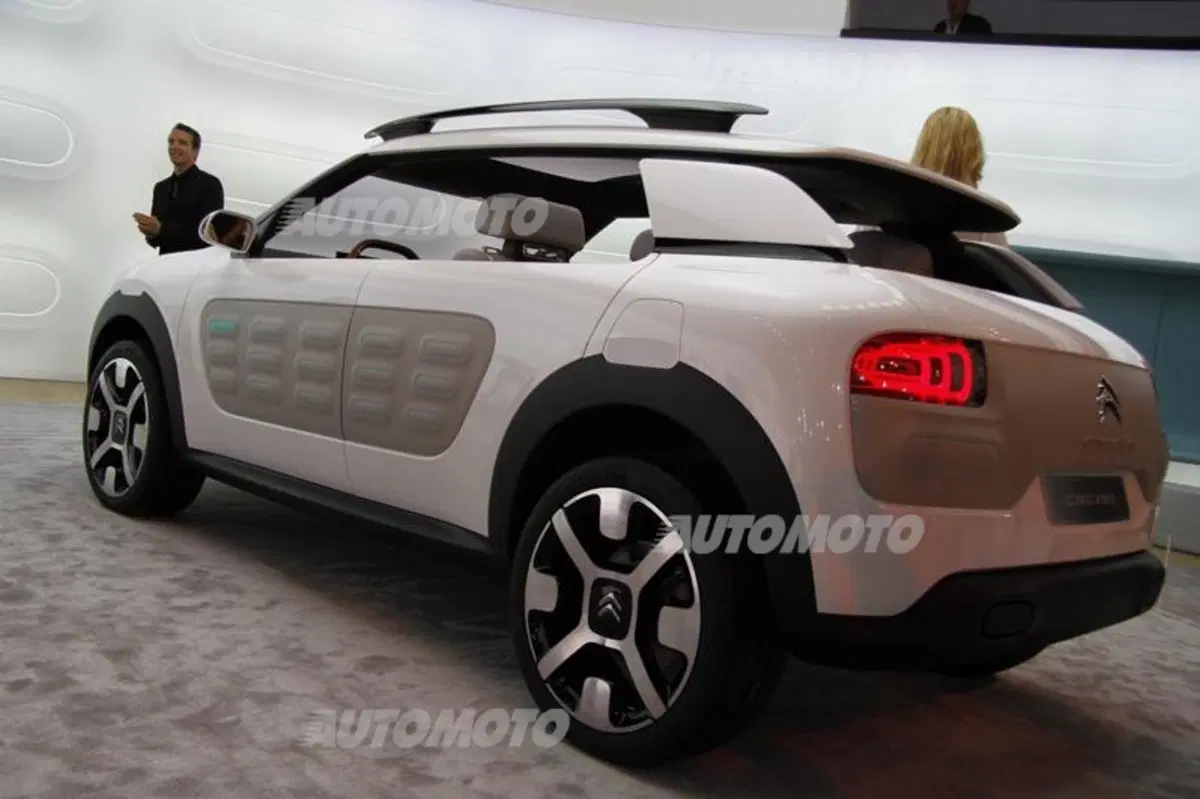 Salone di Francoforte 2013: le concept che anticipano l'auto del futuro (32)