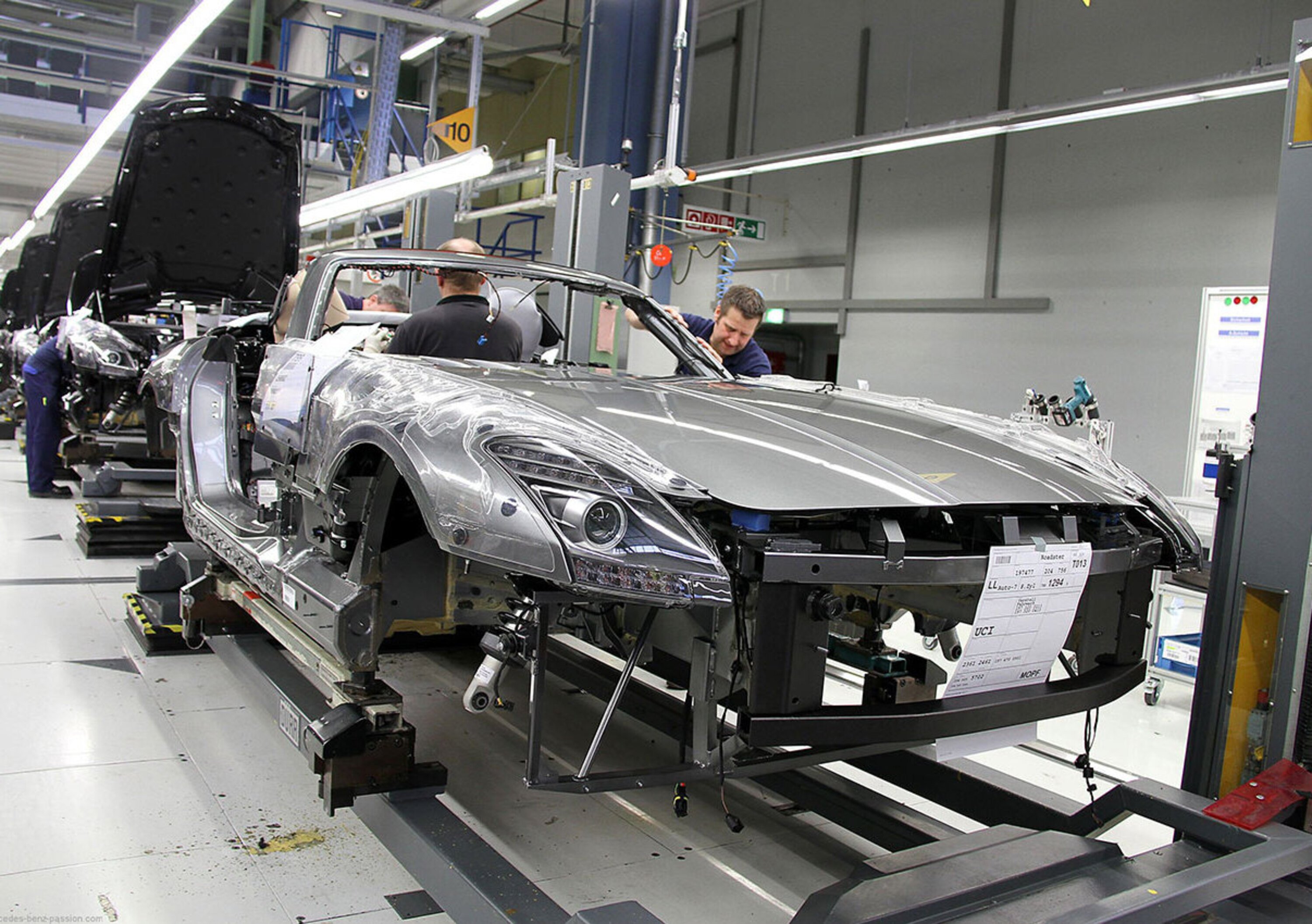 Mercedes SLS AMG: stop alla produzione dal 2014. In arrivo la nuova supercar?
