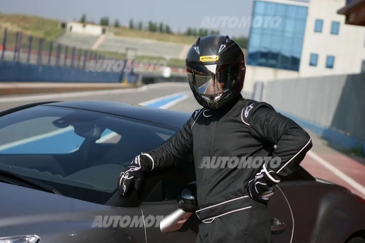 Six Wheels: auto e moto la sfida si gioca in pista (5)