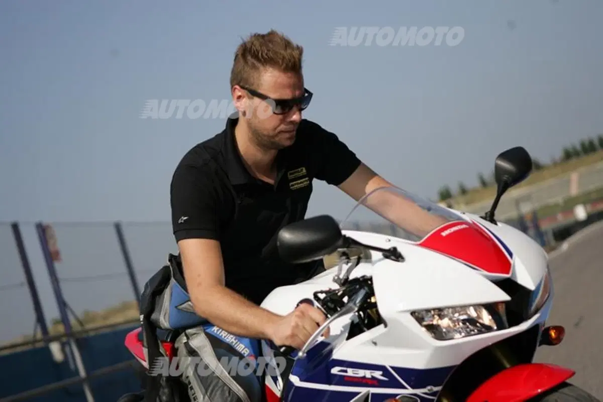 Six Wheels: auto e moto la sfida si gioca in pista (7)