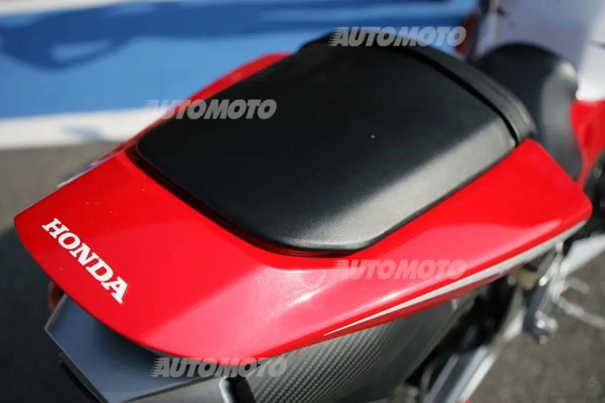 Six Wheels: auto e moto la sfida si gioca in pista (29)
