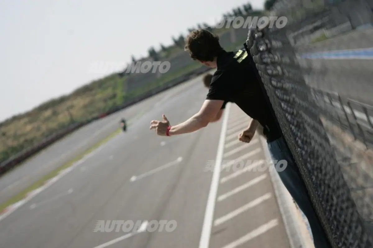 Six Wheels: auto e moto la sfida si gioca in pista (36)