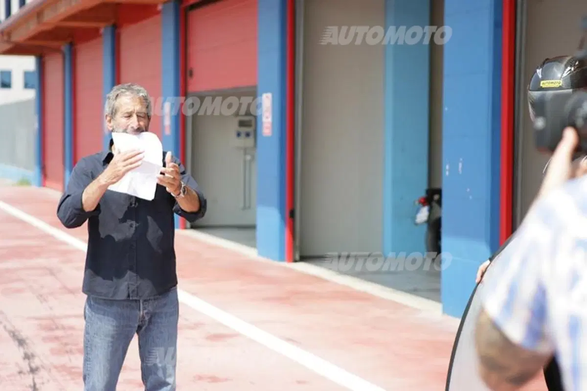 Six Wheels: auto e moto la sfida si gioca in pista (40)