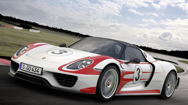 Porsche 918 Spyder: voi di che colore la scegliereste?