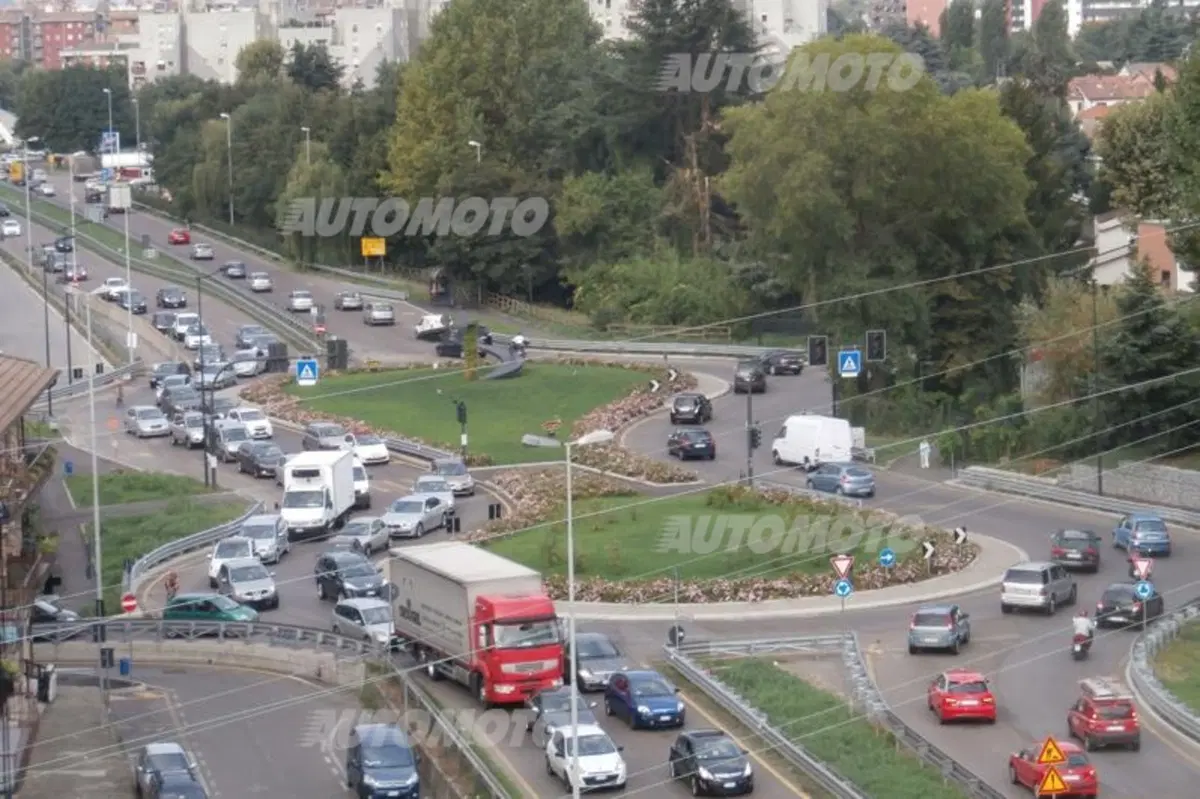 Strade killer e rotonde da funerale