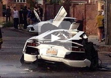 Lamborghini Aventador: un esemplare spezzato in due dopo un incidente