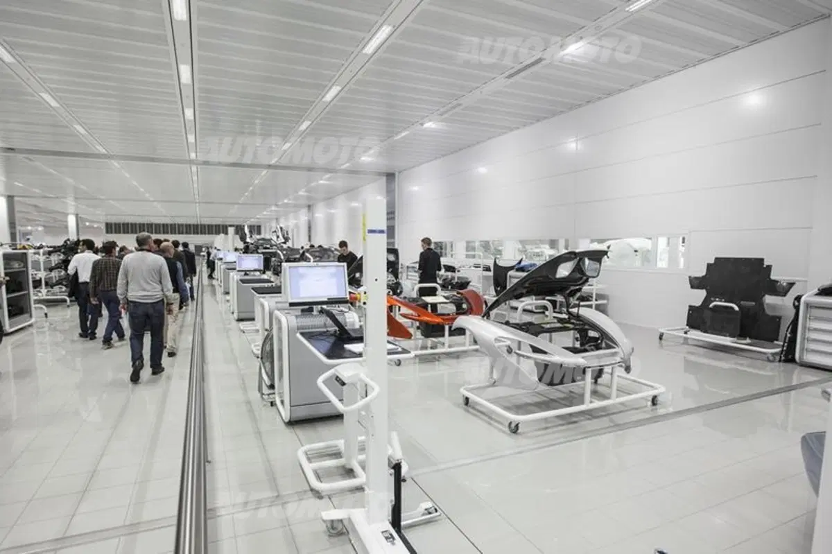 Paul Mackenzie: «McLaren P1? Pensata per essere la sportiva migliore di sempre» (19)
