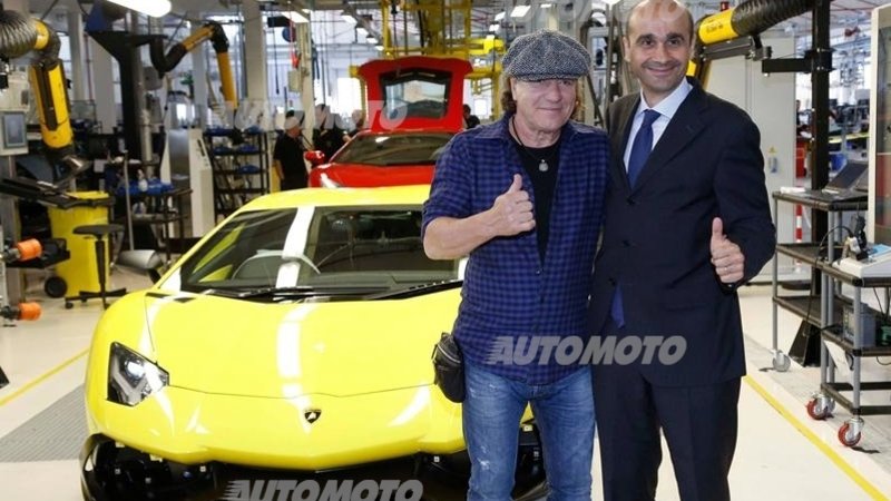 Brian Johnson ha visitato la Lamborghini e ha girato a Imola con una Gallardo