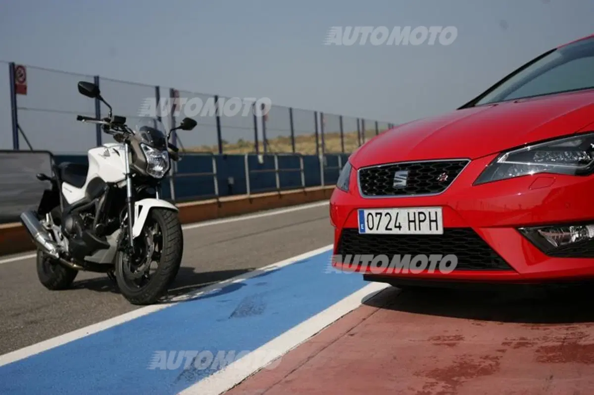 Six Wheels: Seat Leon SC FR e Honda NC700S uniscono le forze per battere Gillo (2)