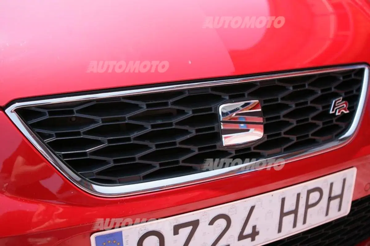 Six Wheels: Seat Leon SC FR e Honda NC700S uniscono le forze per battere Gillo (34)