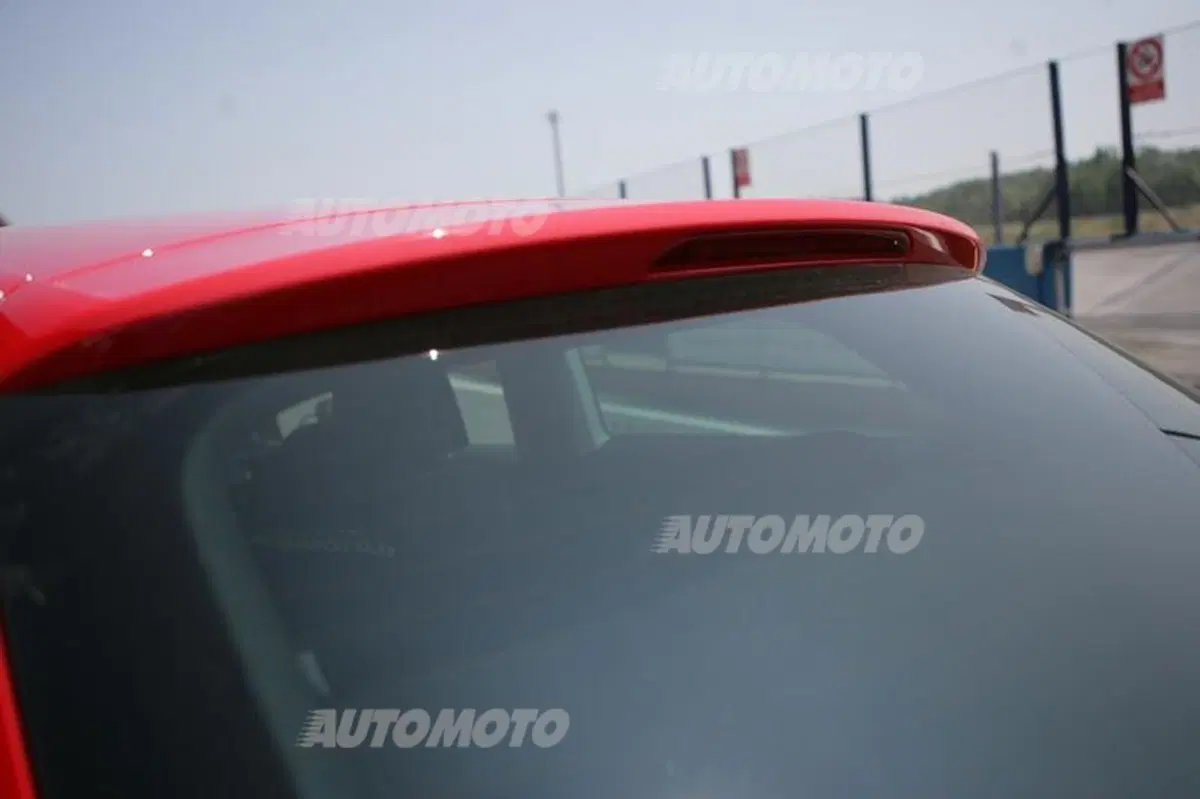Six Wheels: Seat Leon SC FR e Honda NC700S uniscono le forze per battere Gillo (39)