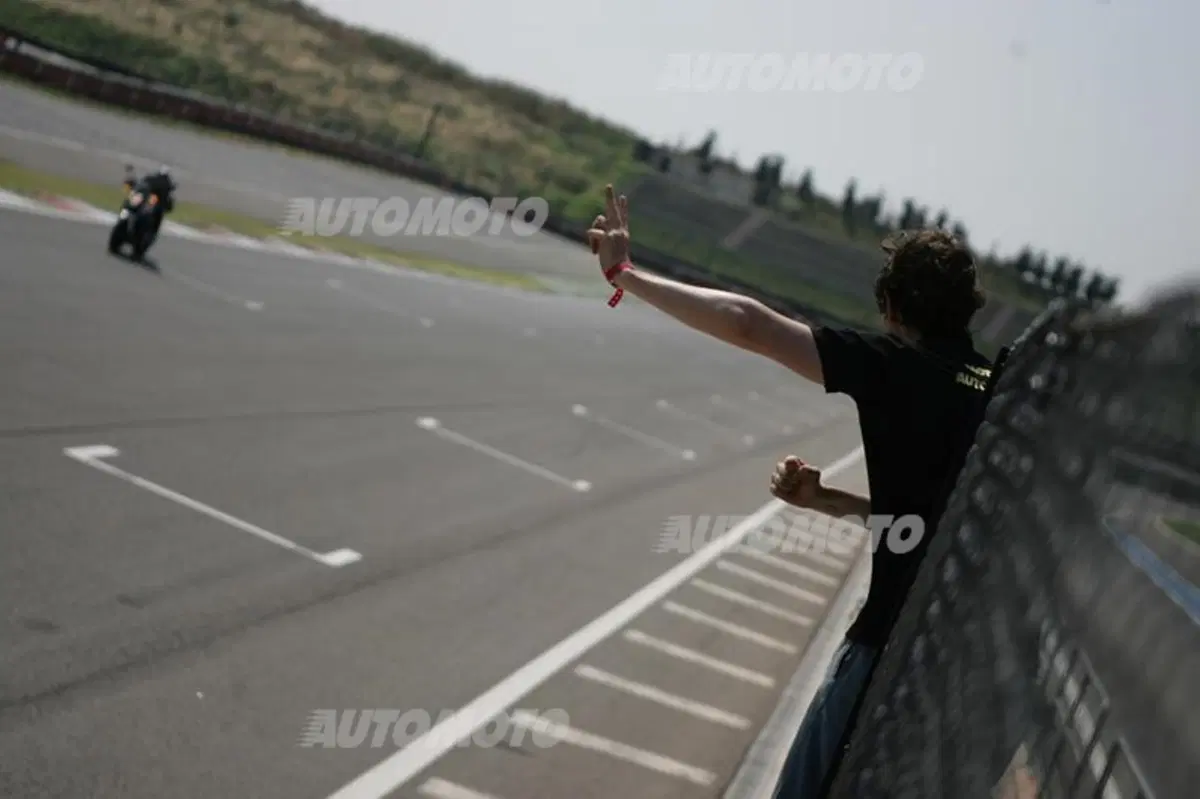 Six Wheels: Seat Leon SC FR e Honda NC700S uniscono le forze per battere Gillo (43)