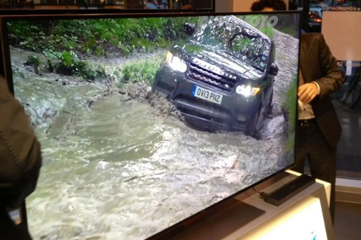 Jaguar-Land Rover: un nuovo Flagship Store a Milano (3)