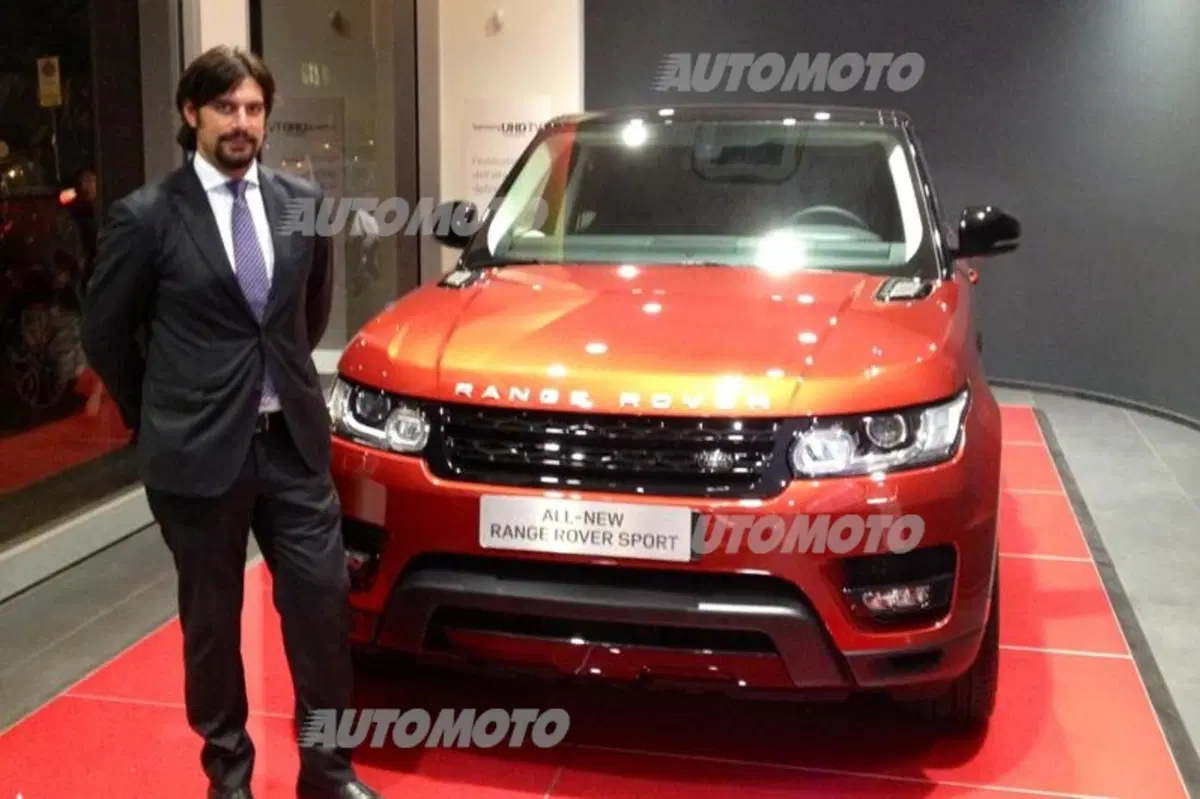 Jaguar-Land Rover: un nuovo Flagship Store a Milano (4)