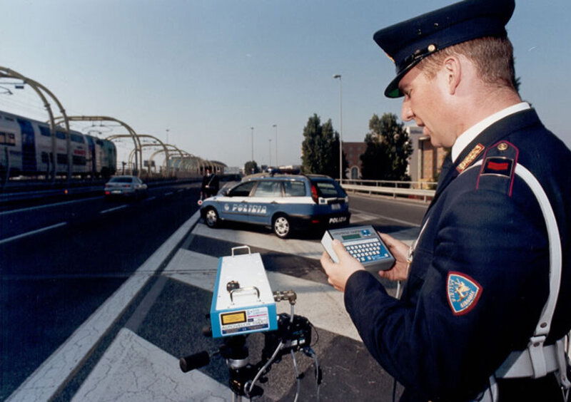 Autovelox: sanzione non valida se il verbale non indica l&#039;avviso di rilevazione di velocit&agrave;