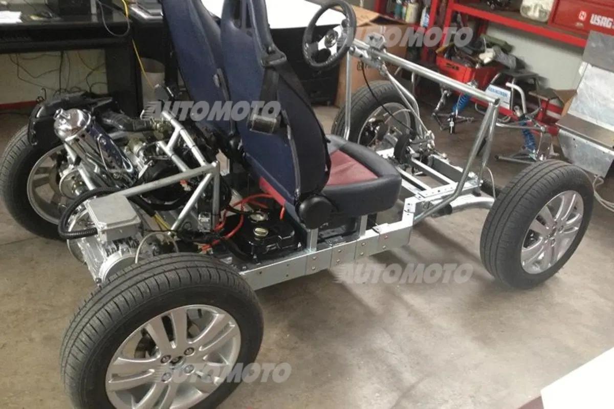 Ampelio Macchi presenta Tabby, il primo scooter ibrido a 4 ruote in open source