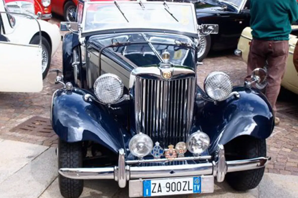 Fleur en Fleur Autunno 2013: oggi a Milano arte, auto d’epoca e cultura