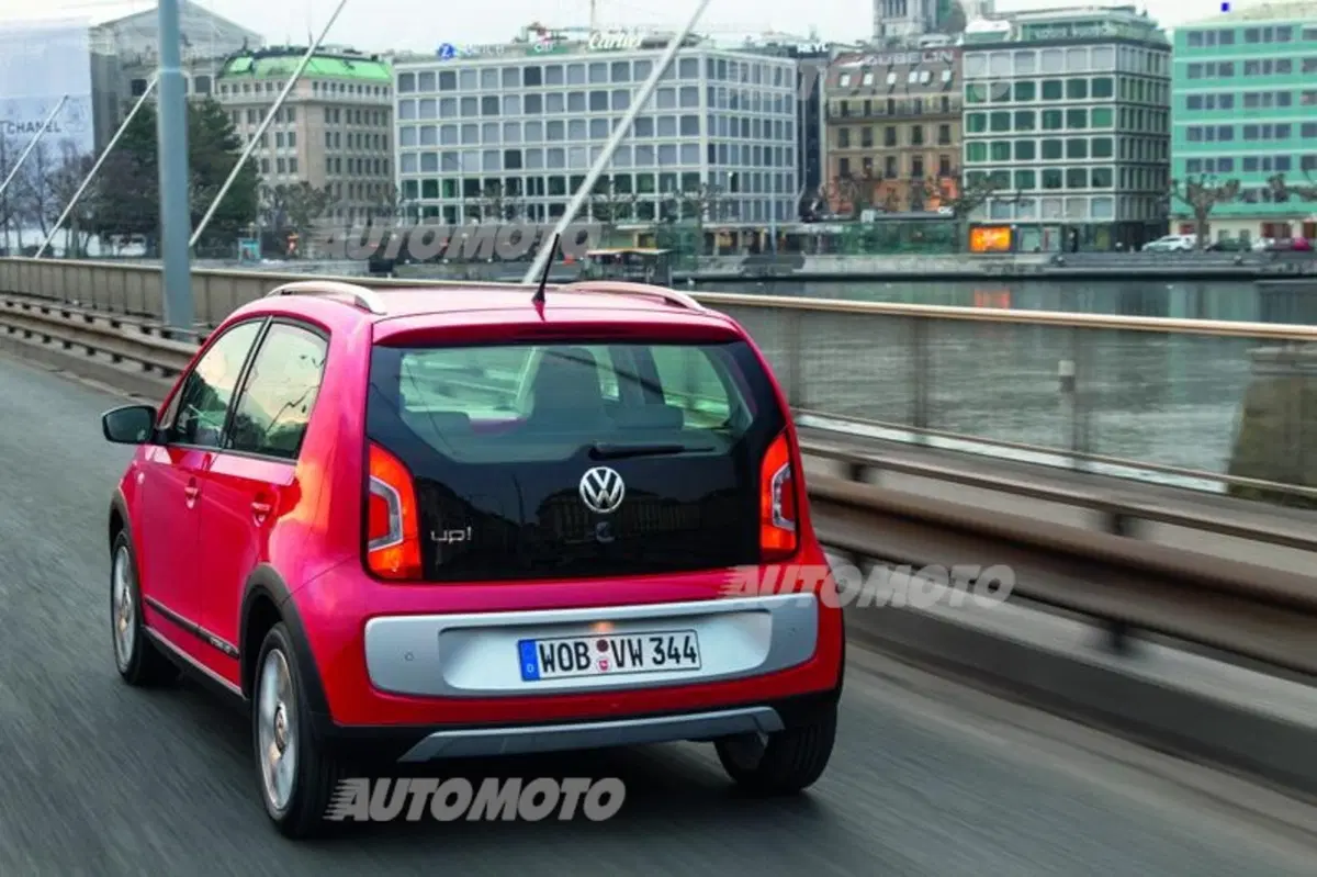 Volkswagen cross up! (10)