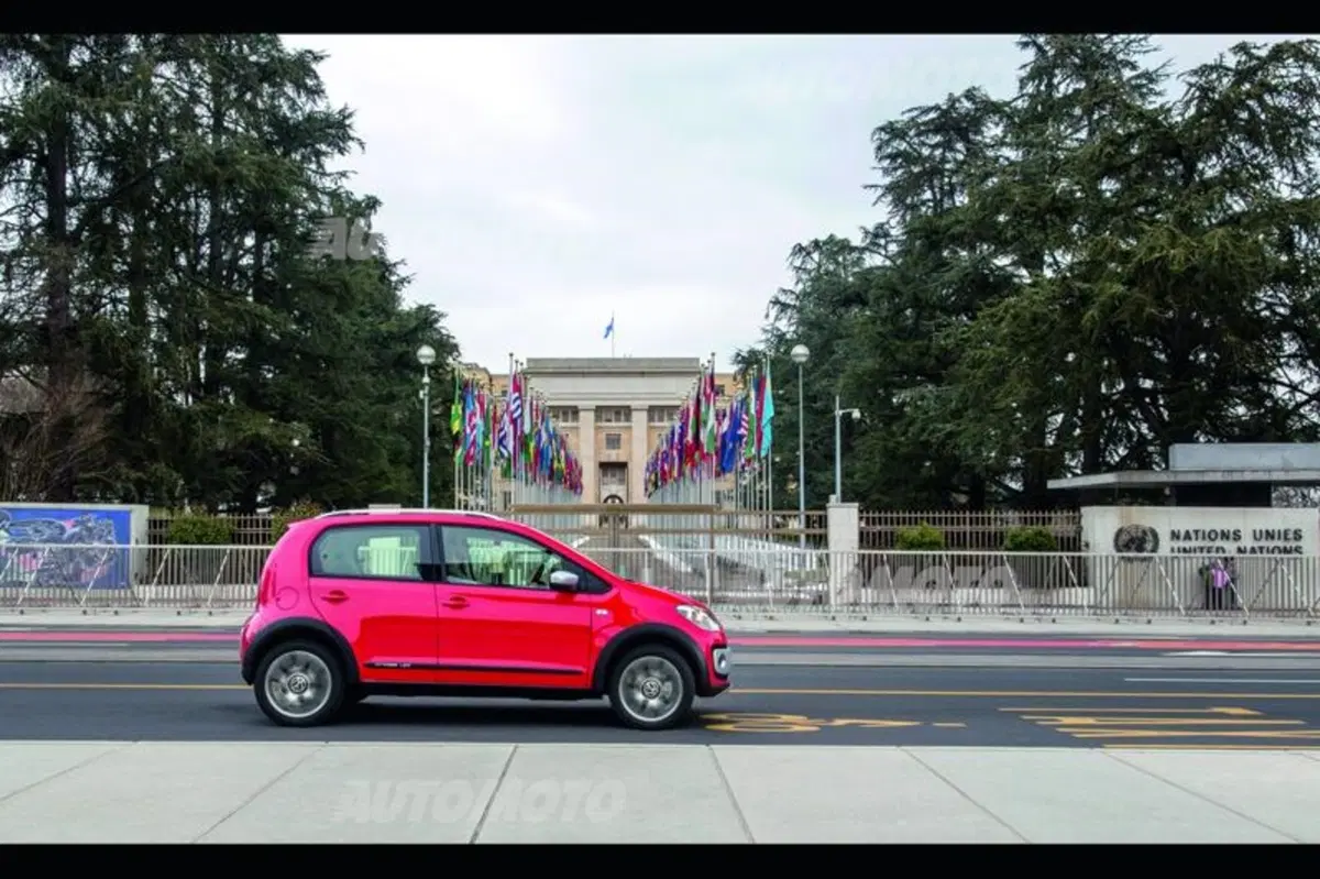 Volkswagen cross up! (16)