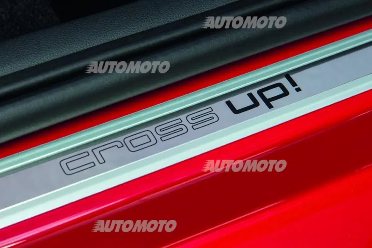 Volkswagen cross up! (36)