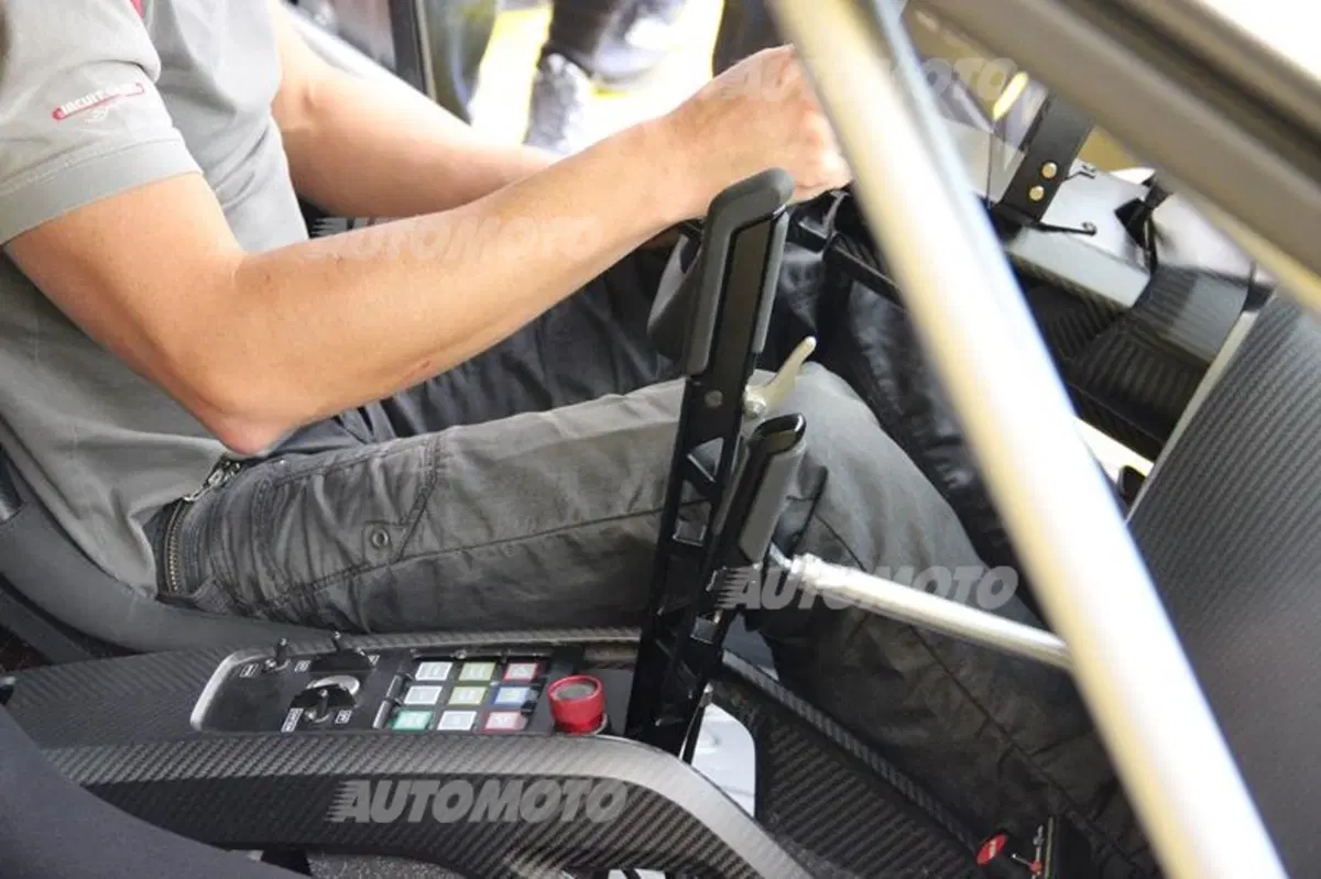 Peter Wyhinny, Seat: «Ho iniziato a correre con un VW Caddy TDI... su una ruota!» (15)
