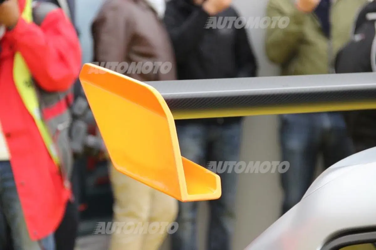 Peter Wyhinny, Seat: «Ho iniziato a correre con un VW Caddy TDI... su una ruota!» (32)