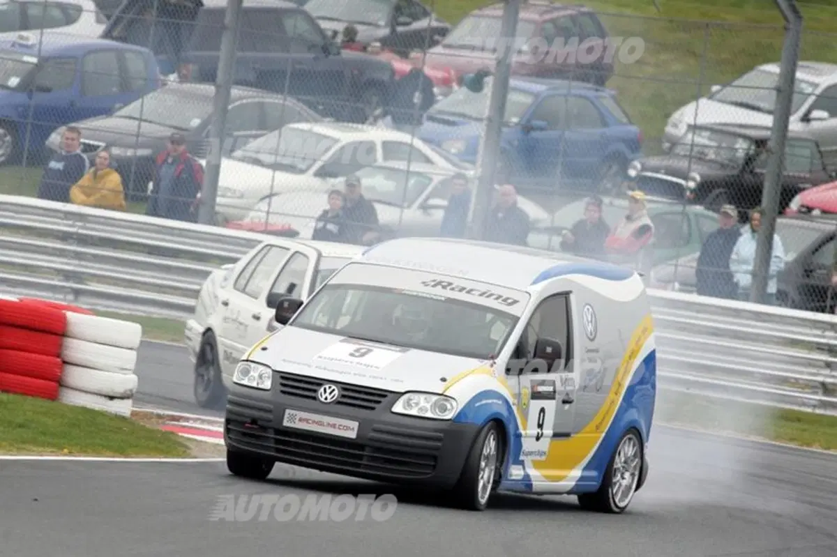 Peter Wyhinny, Seat: «Ho iniziato a correre con un VW Caddy TDI... su una ruota!» (36)