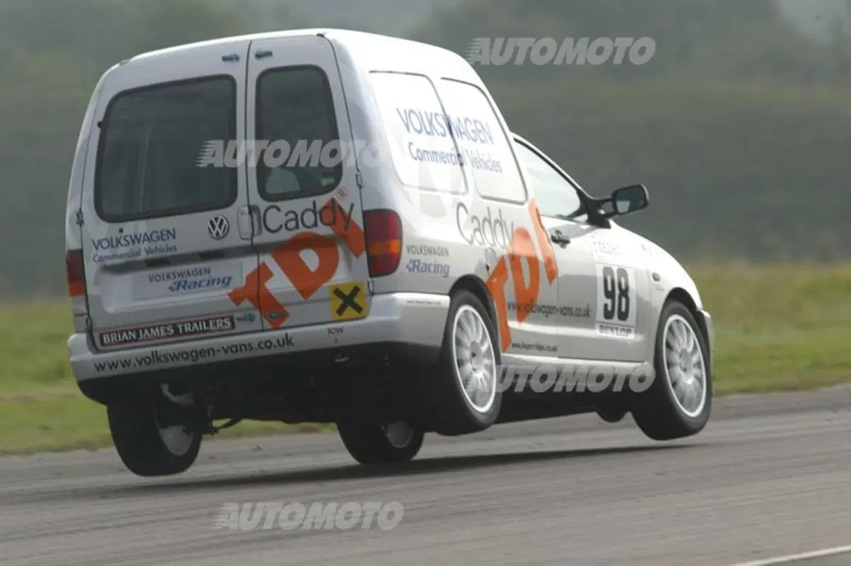 Peter Wyhinny, Seat: «Ho iniziato a correre con un VW Caddy TDI... su una ruota!» (37)