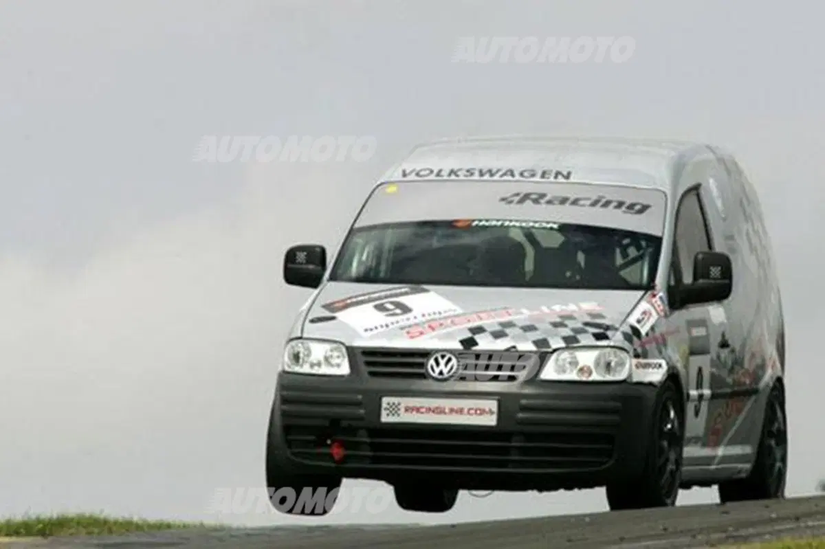 Peter Wyhinny, Seat: «Ho iniziato a correre con un VW Caddy TDI... su una ruota!» (43)