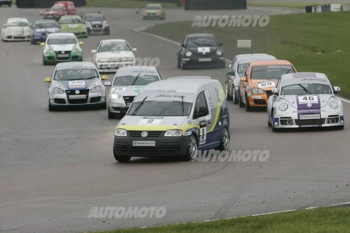 Peter Wyhinny, Seat: «Ho iniziato a correre con un VW Caddy TDI... su una ruota!» (45)