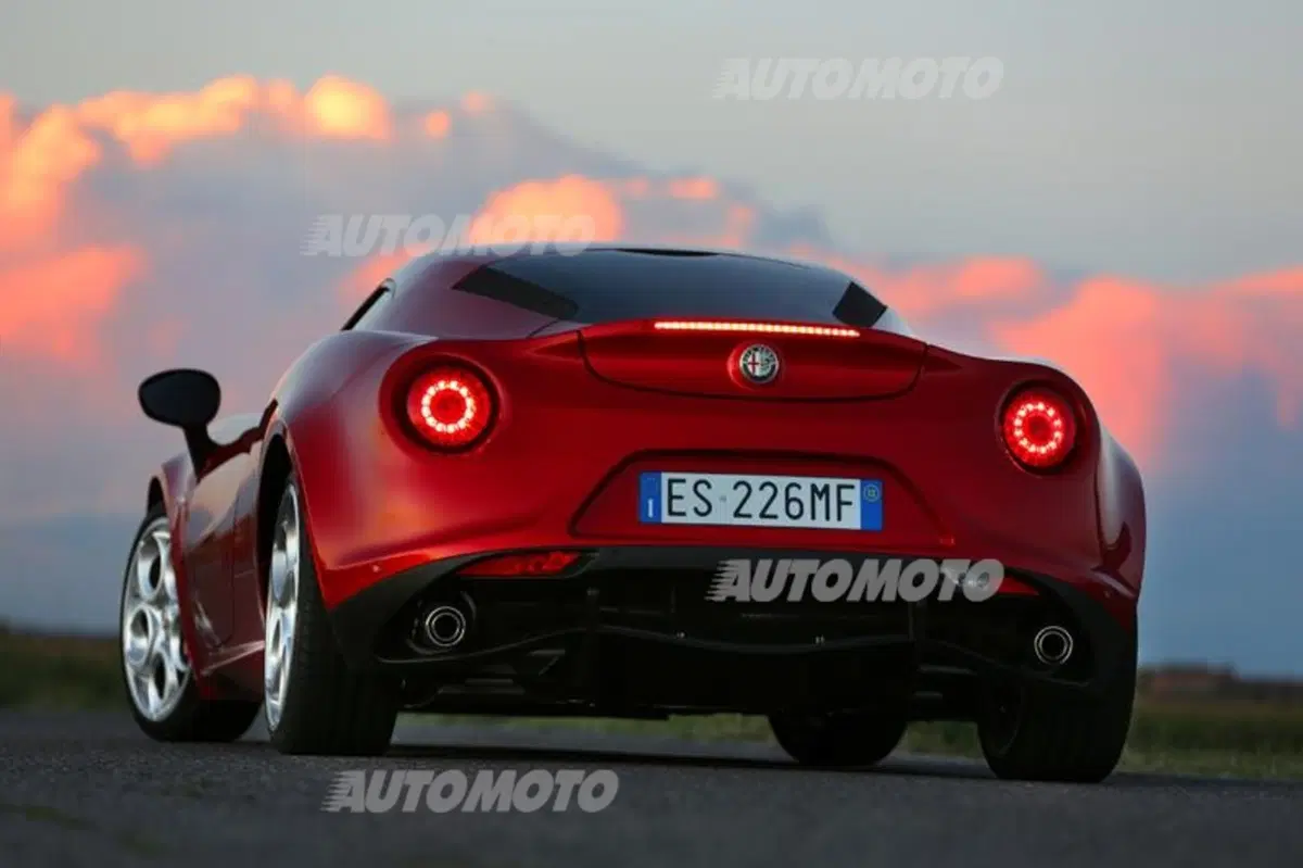 Alfa Romeo 4C (12)