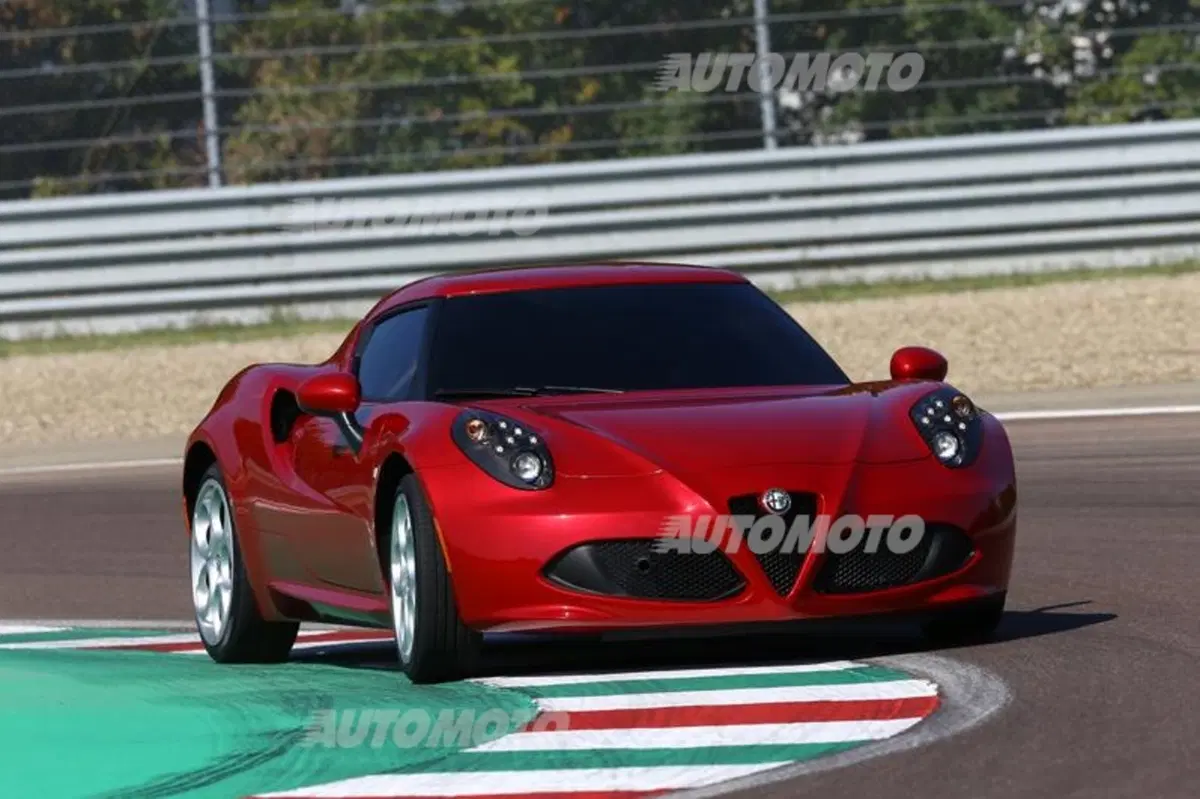 Alfa Romeo 4C (15)