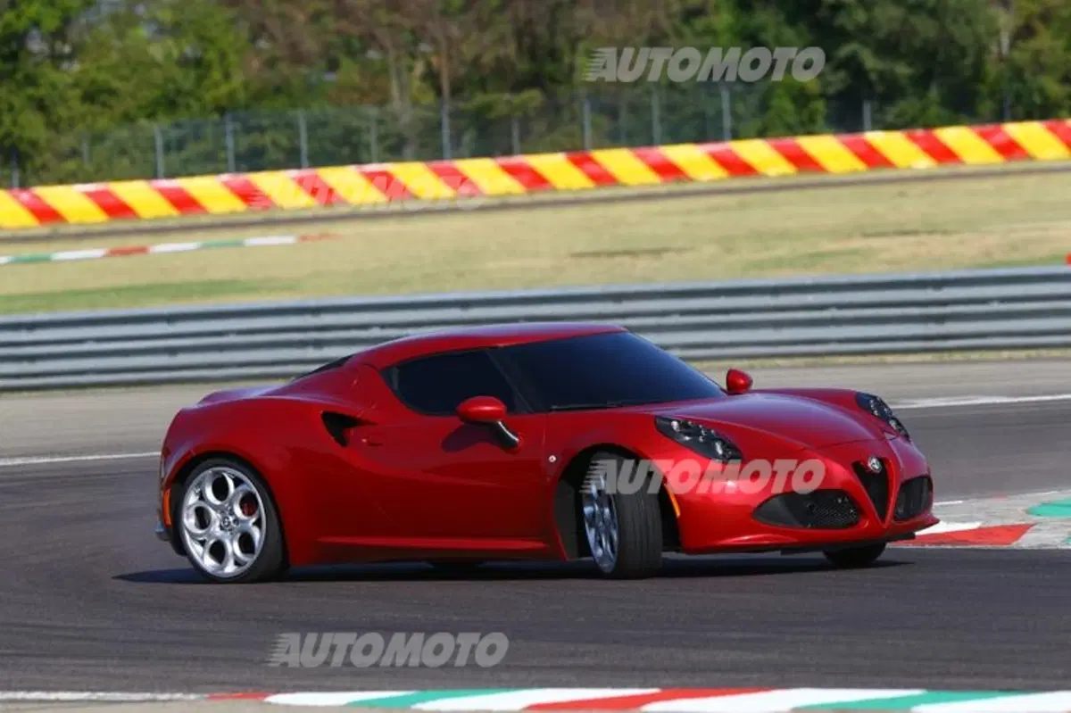 Alfa Romeo 4C (18)