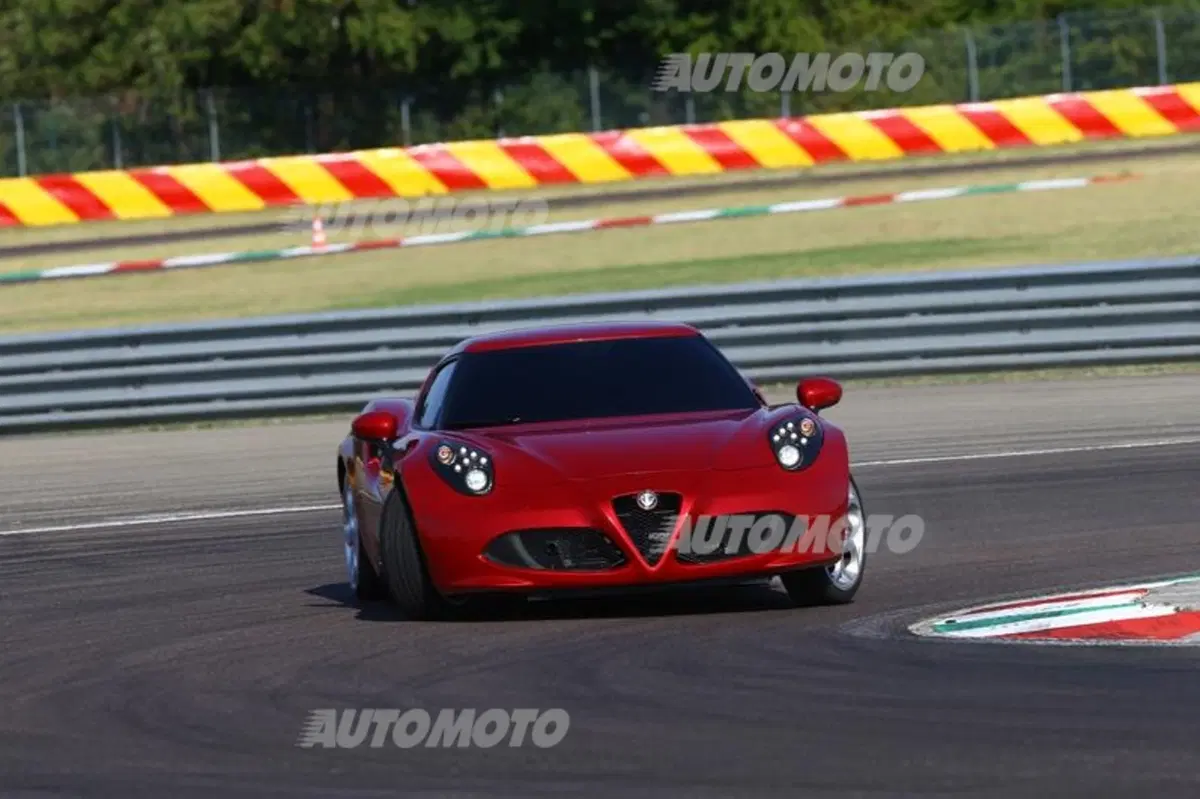 Alfa Romeo 4C (19)