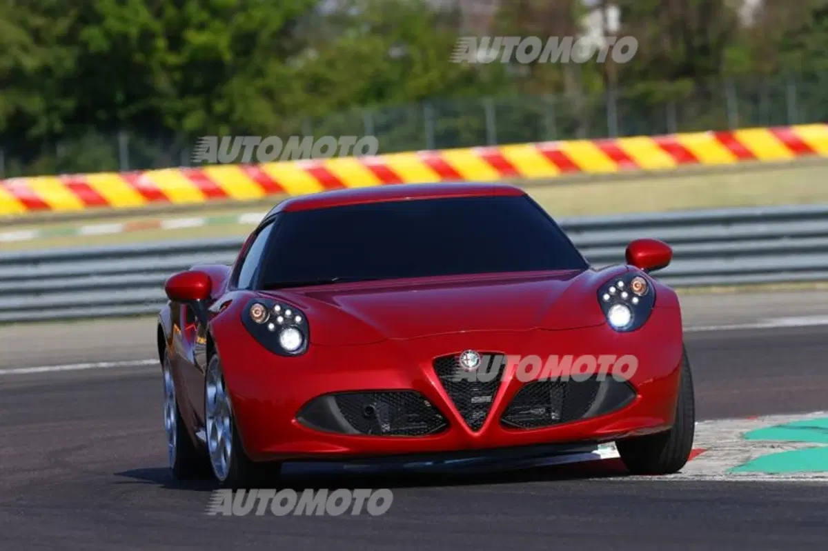Alfa Romeo 4C (20)