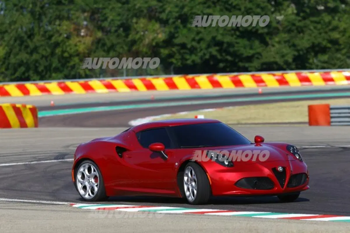 Alfa Romeo 4C (21)