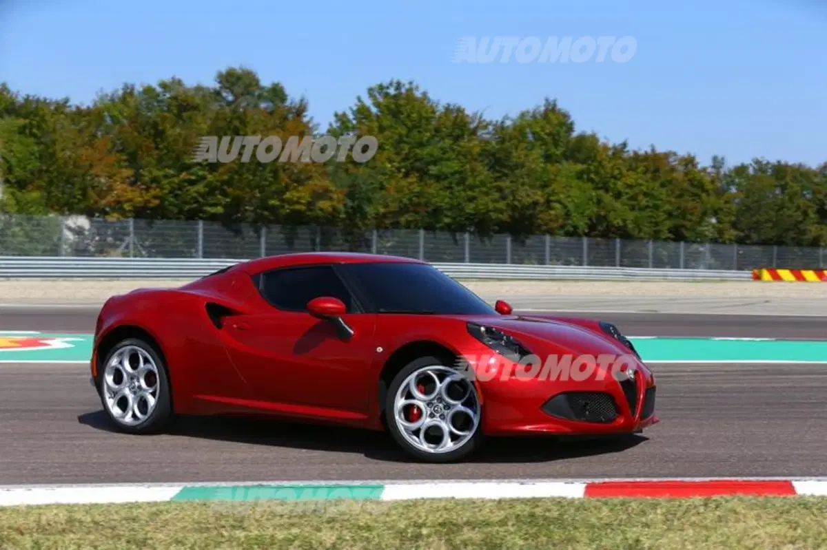 Alfa Romeo 4C (23)