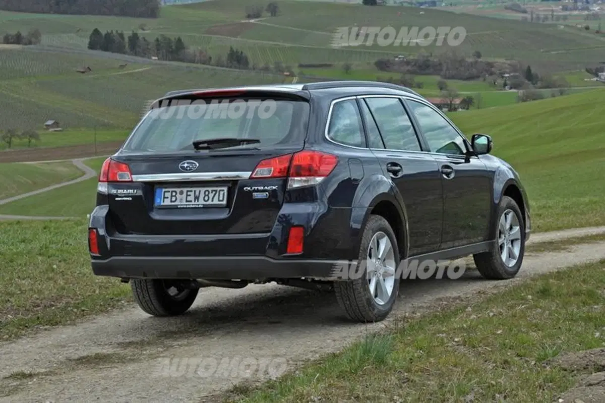 Subaru Outback 2.0D Linertronic (3)