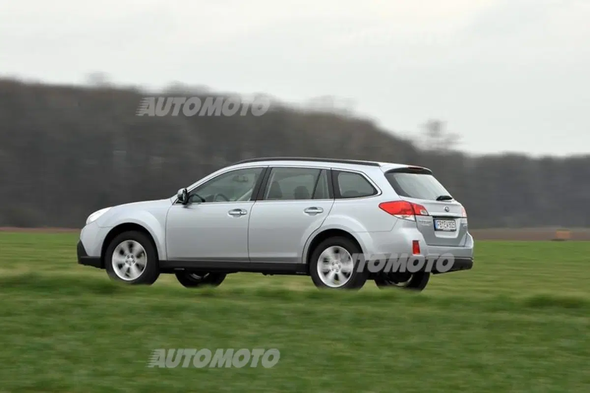 Subaru Outback 2.0D Linertronic (5)