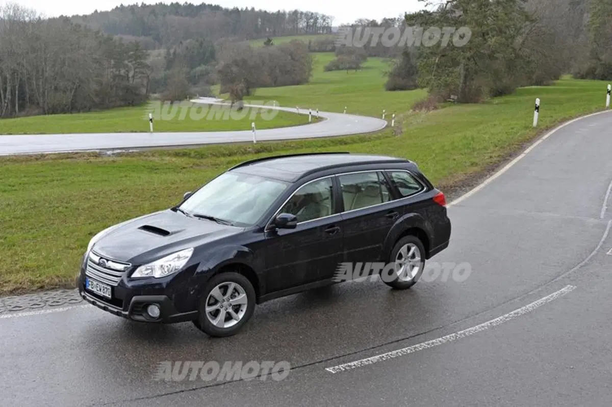 Subaru Outback 2.0D Linertronic (10)