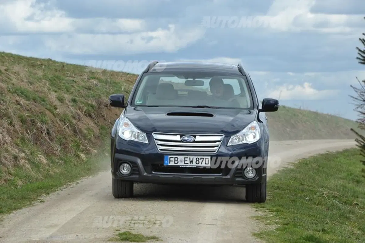 Subaru Outback 2.0D Linertronic (13)