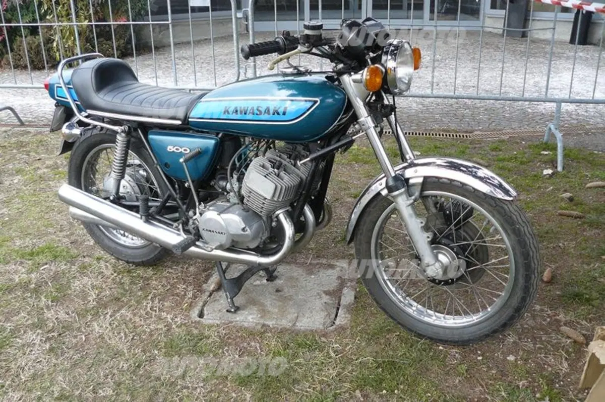 I motori tre cilindri a due tempi (9)
